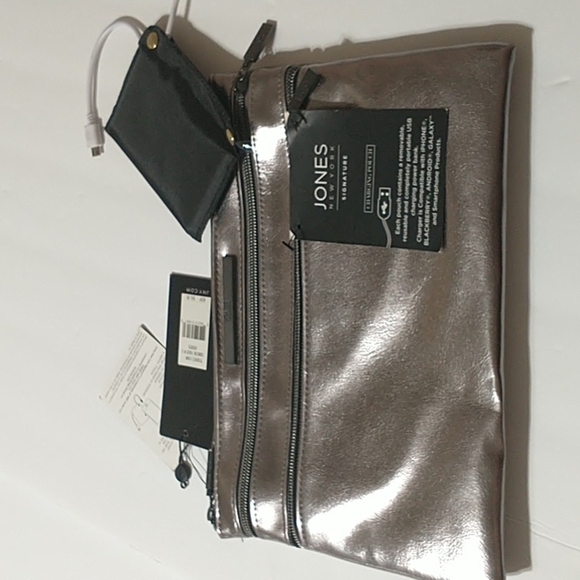 Jones New York silver charging pouch purse - Picture 2 of 14